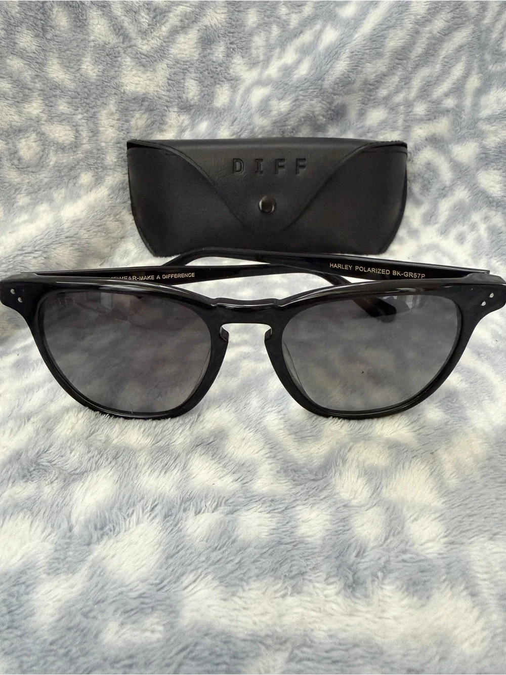 DIFF Black Polarized Sunglasses
